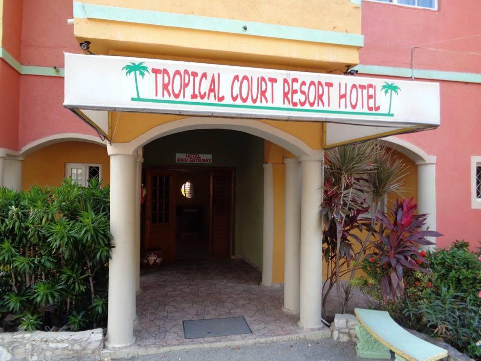Tropical Court Hotel Montego Bay Extérieur photo