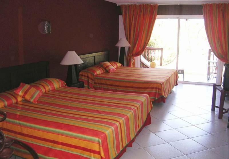 Tropical Court Hotel Montego Bay Extérieur photo